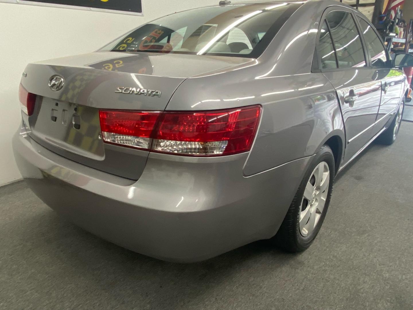 2008 SILVER /Tan Hyundai Sonata (5NPET46C68H) , located at 533 S West End Blvd., Quakertown, PA, 18951, (877) 257-4995, 40.343994, -75.303604 - INCLUDED IN THE SALE PRICE OF EVERY VEHICLE: 48 Hour Money Back Guarantee 6 Month - 6,000 Mile Warranty Brand New PA State Inspection & Emission $10 Oil Changes for the Life of the Loan Complete CARFAX - Photo#3